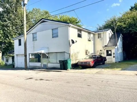 Triplex With Separate Utilities