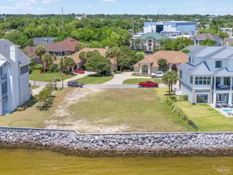 Waterfront Lot in Harbour Pointe