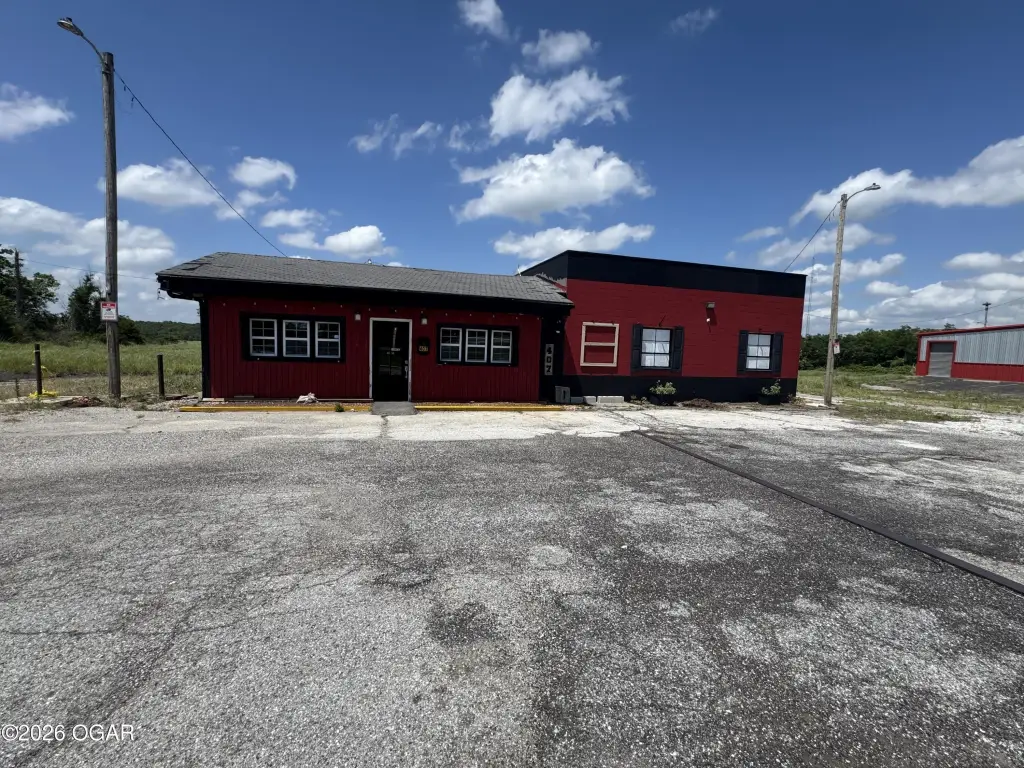 407 W 7 St, Galena, KS 66739