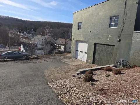 Naugatuck Commercial Space For Lease
