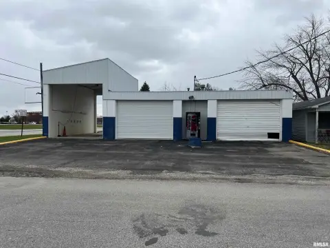 Commercial Car Wash in Pleasant Plains