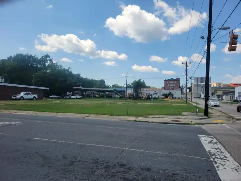 Level Commercial Land