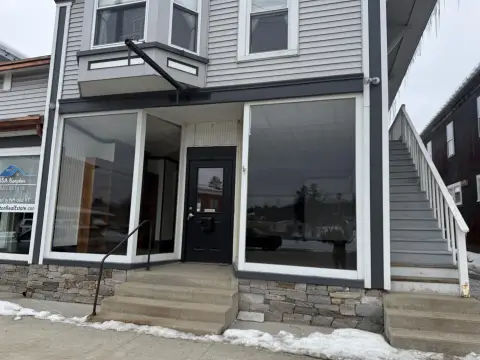 Versatile Commercial Space in Lancaster