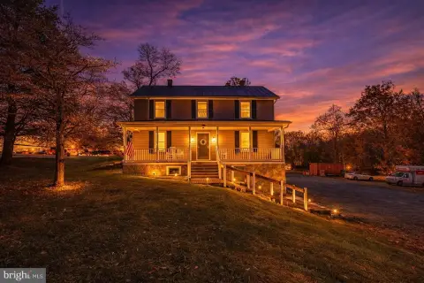 Picture of Office Units at 819 JAMES MADISON Highway, Warrenton, VA