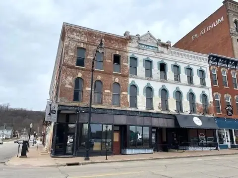 Picture of Conventional restaurants at 101 Main Street, Dubuque, IA