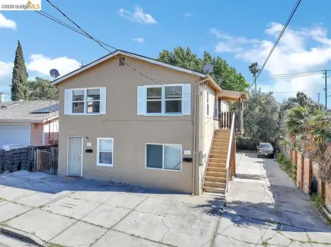 Duplex With Indoor Laundry and Updated Upstairs Unit
