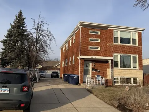 Triplex with Garage