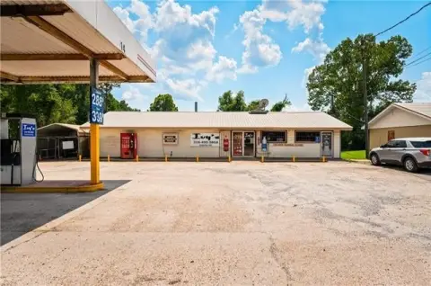 Urania Commercial Opportunity For Sale