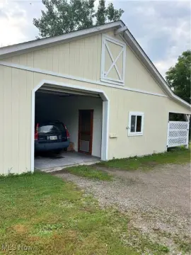 Versatile Barn Space in Chesterland