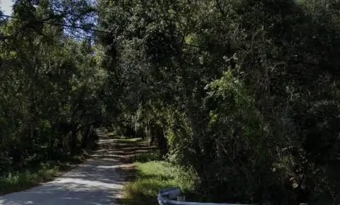 Spacious Lot in Hawthorne, FL