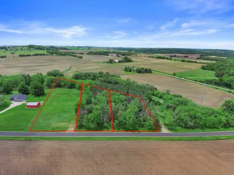 Poynette, WI 1.5 Acre Lot