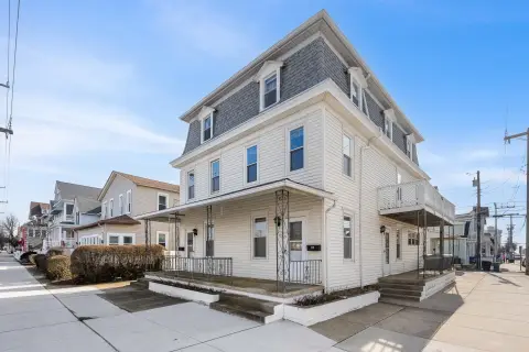 Historic Triplex in Downtown Ocean