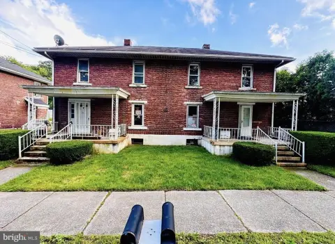 Renovated Duplex in Loomis Park