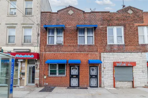 Richmond Hill Duplex For Sale