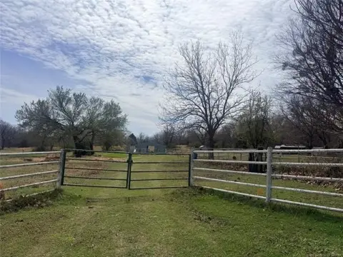 Muskogee 20-Acre Country Property