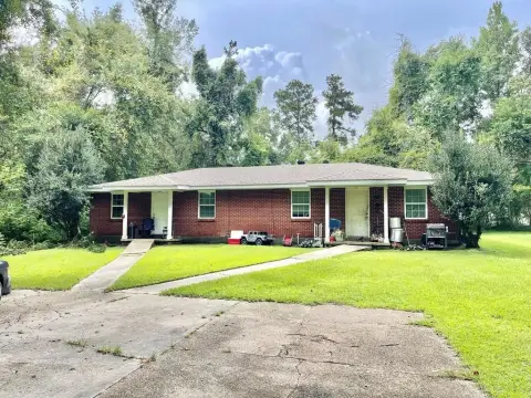 Picayune Duplex on Large Lot