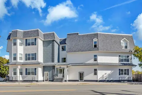 Hempstead Commercial Space For Rent