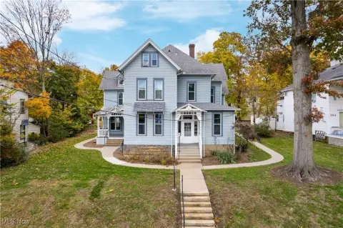 Renovated 6-Unit Apartment Building