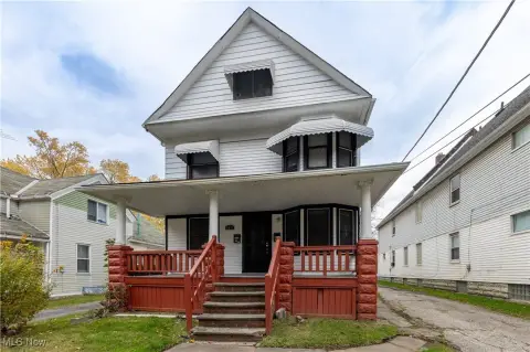 Well-Maintained Duplex in Cleveland, OH