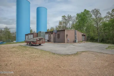 Flex Space With Apartment
