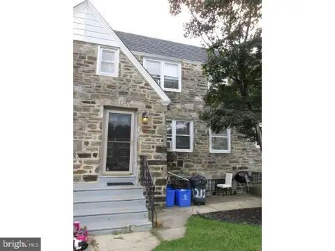 Philadelphia Duplex with Modern Kitchens