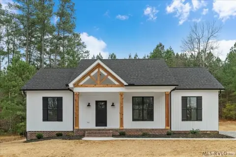 Move-In Ready Home Near Lake Gaston