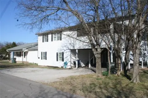 Triplex with Separate Shop Apartment