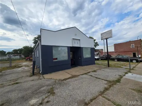 Lemay Ferry Road Storefront