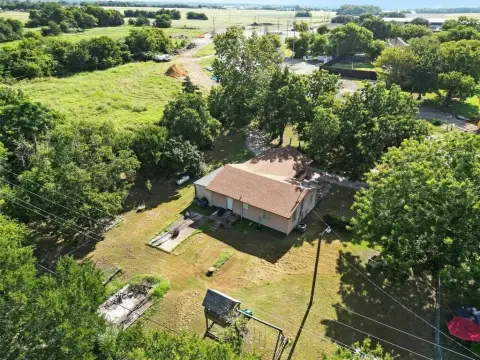 Commercial Property in Growing Area