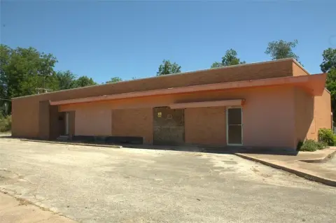 Waco Office Ready For Redevelopment