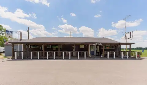 Established Restaurant and Bar on Acres