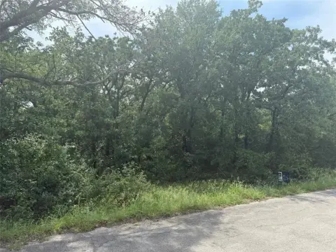 Residential Lot in Runaway Bay