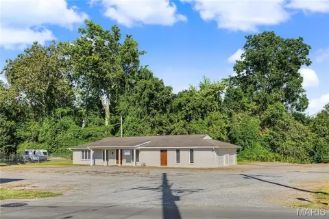 Office Unit with Garage