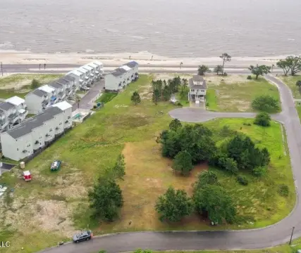 Long Beach Vacant Lot