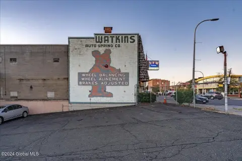 Albany Commercial Property For Sale