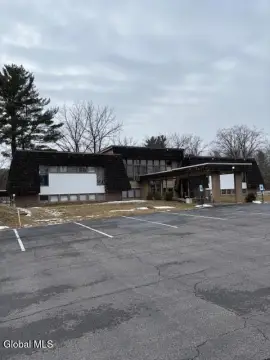 Medical Building in Clifton Park