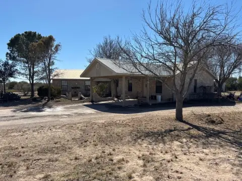 137.8-Acre Ranch Near Brackettville