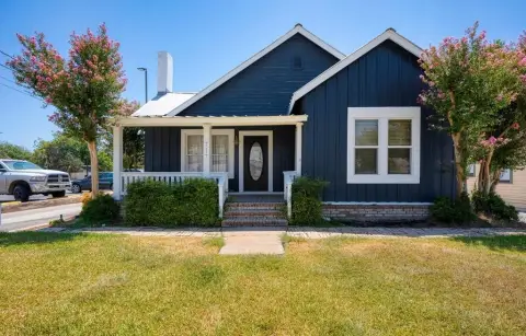 Charming Renovated Office in Kerrville