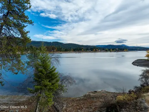 Priest River Land with Dock