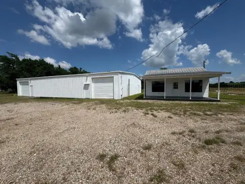 Paris, TX Warehouse with Acreage