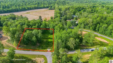 Residential Lot in Woodland Hills
