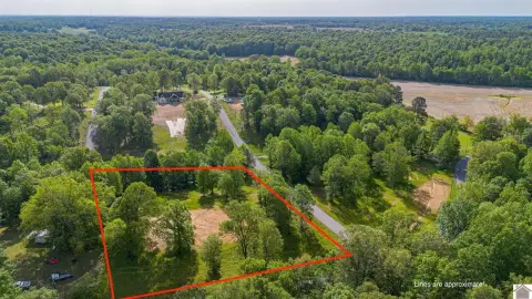 Residential Land in Woodland Hills