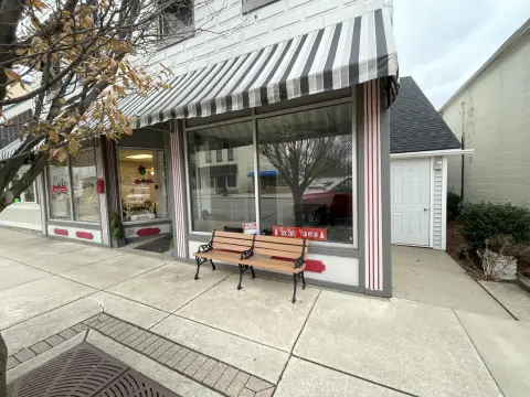 Retail Space in Leslie, MI
