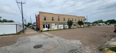 Downtown Mexia Office and Loft Potential