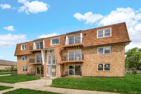 Renovated 6-Unit Multifamily Investment
