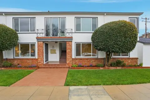 Burlingame Fourplex in Prime Location