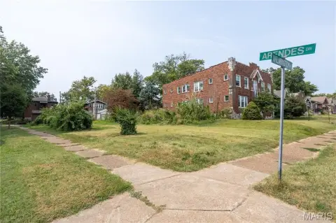 Prime Land in Holly Hills