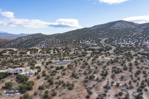 Land with Panoramic Mountain Views