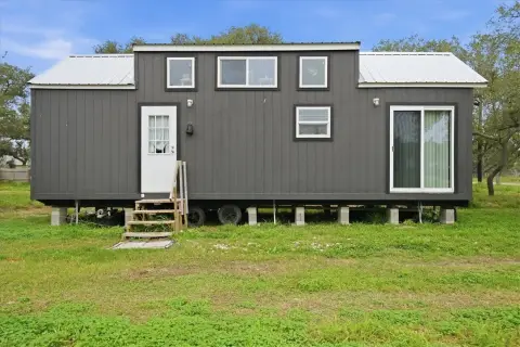 Rockport Single-Wide on Verne Street