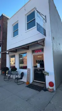 Turnkey Storefront in Mount Ayr